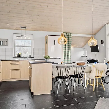 Cozy Home In Sydals With House Sea View 別荘 *