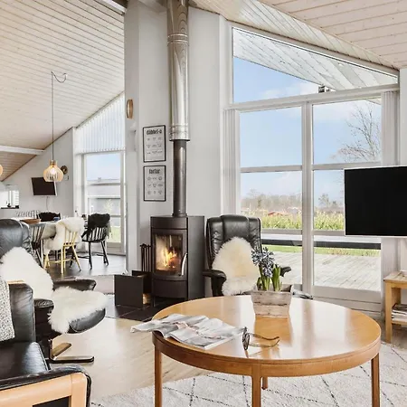 Cozy Home In Sydals With House Sea View