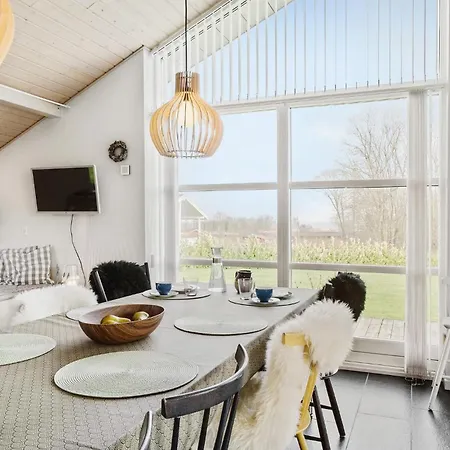 Cozy Home In Sydals With House Sea View Skovby